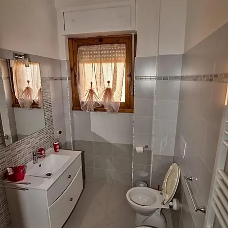 L'orchidea Di Ale Oda ve Kahvaltı Tivoli Terme